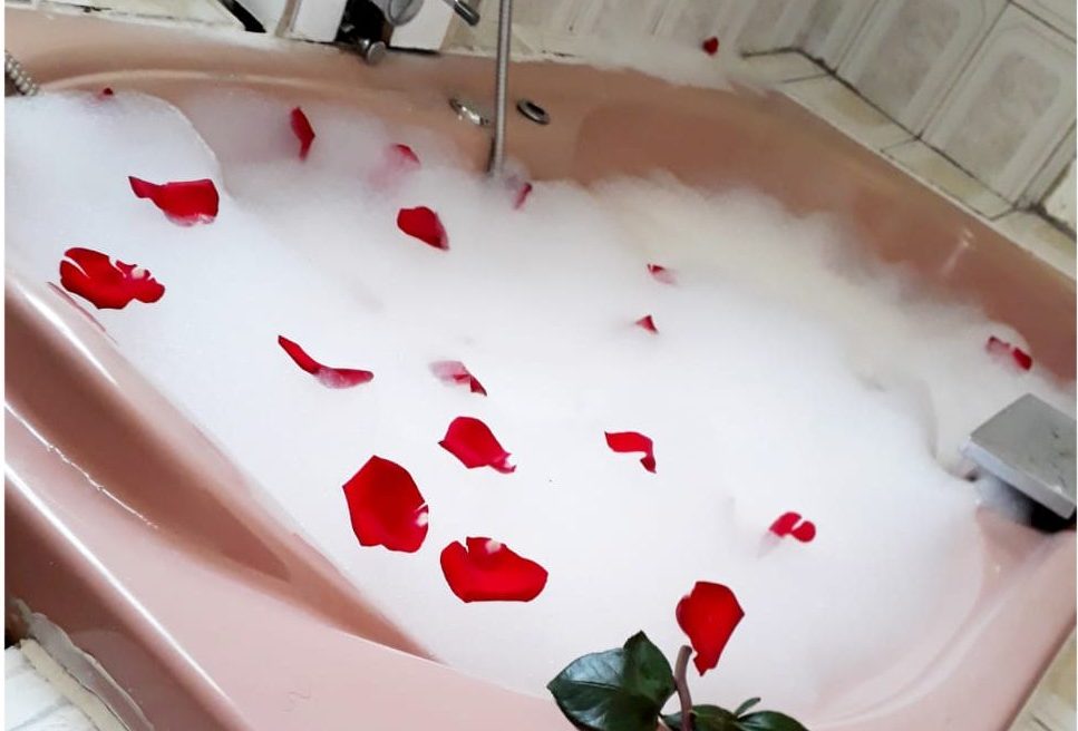 cropped-cropped-Jacuzzi.jpg